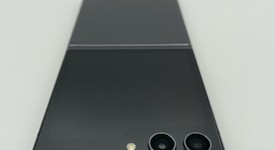 Good
													Samsung Galaxy Z Flip5 - Xfinity, Graphite, 256 GB, 8 GB, SM-F731U, photo 4 of 8