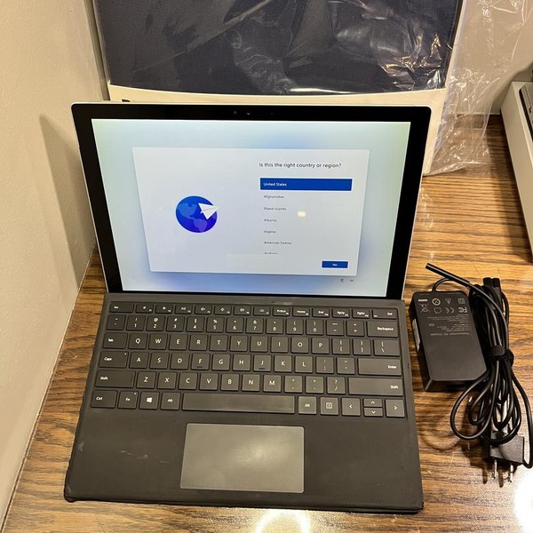 Microsoft Surface Pro 4 - 12.3 Inch - Wi-Fi, Silver, 256 GB, 8 GB