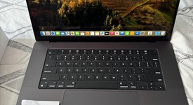 Mint
													MacBook Pro Late 2023 (M3) - 16" - Apple M3 Max 16-core, Black, 1 TB, 48 GB, 40-core GPU, photo 4 of 7