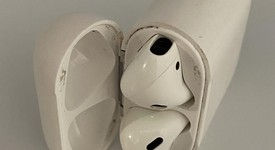 Used
													Apple AirPods 2nd Gen - Lightning Case, photo 2 of 4