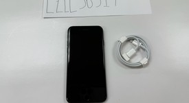 Mint
													Apple iPhone SE 3rd Gen 2022 - Unlocked, Midnight, 64 GB, A2595, photo 4 of 7