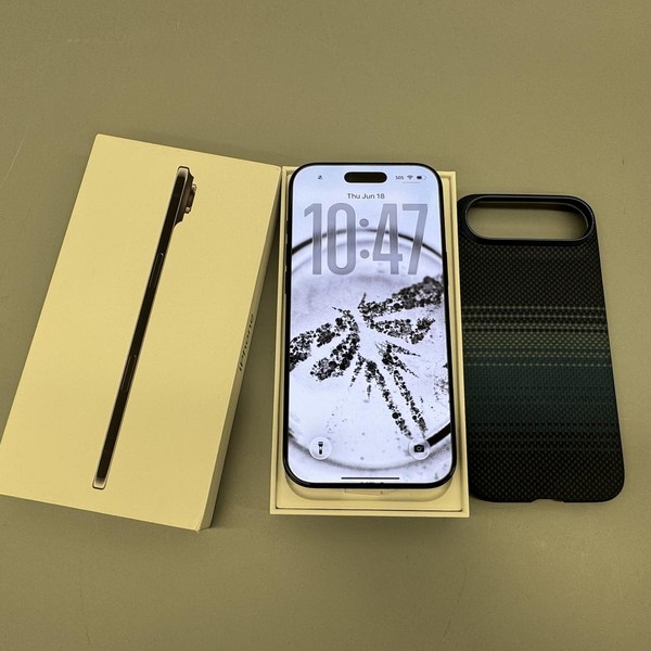 Apple iPhone Air - Unlocked, 256 GB, Space Black, A3260