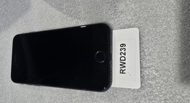 Good
													Apple iPhone SE 3rd Gen 2022 - Unlocked, Midnight, 64 GB, A2595, photo 2 of 9