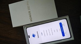 Good
													Honor 200 Pro - Unlocked Non-US, White, 512 GB, 12 GB, photo 3 of 6