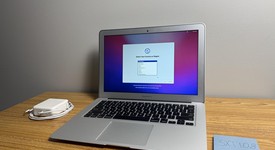 Good
													MacBook Air 2017 - 13" - I5, Silver, 128 GB, 8 GB, photo 1 of 9