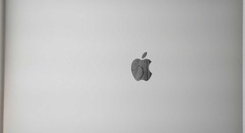 Mint
													MacBook Pro 2018 (With Touch Bar) - 15" - I7, Silver, 256 GB, 16 GB, photo 5 of 9