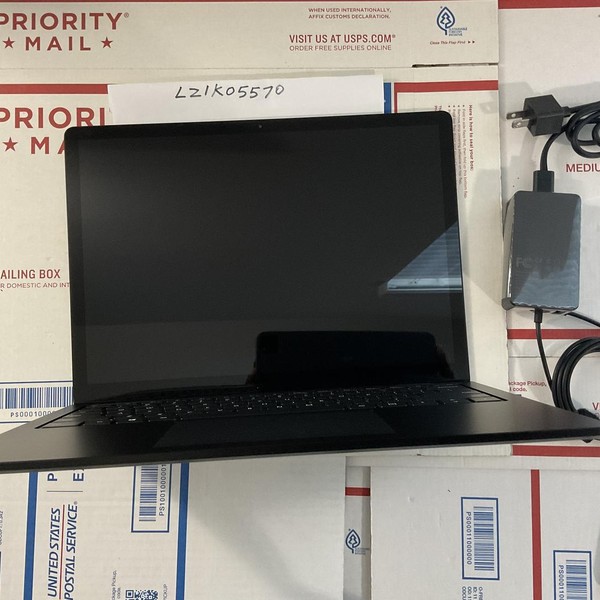 Microsoft Surface Laptop 3 - 256 GB, Black, 8 GB, Intel Core i5, 13.5 inch