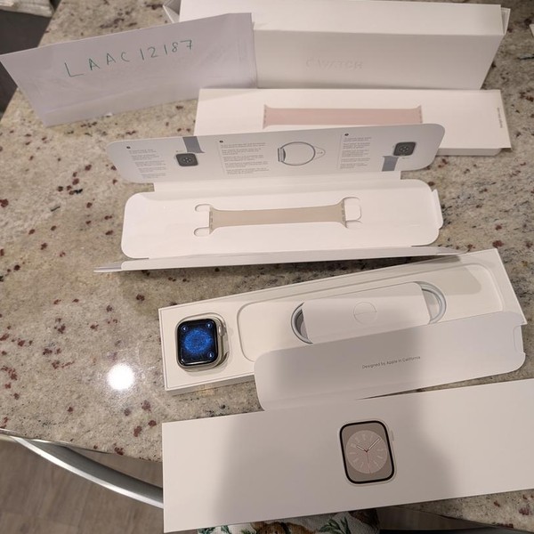 Apple Watch Series 8 41mm - Starlight, A2770 - GPS, Aluminum