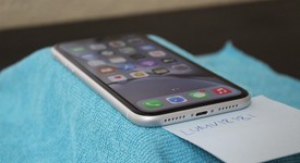 Good
													Apple iPhone Xr - Verizon, White, 128 GB, A1984, photo 4 of 15