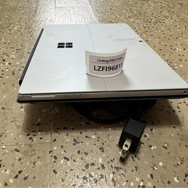 Microsoft Surface Pro 5 (2017) - Wi-Fi, 128 GB, Silver, 4 GB