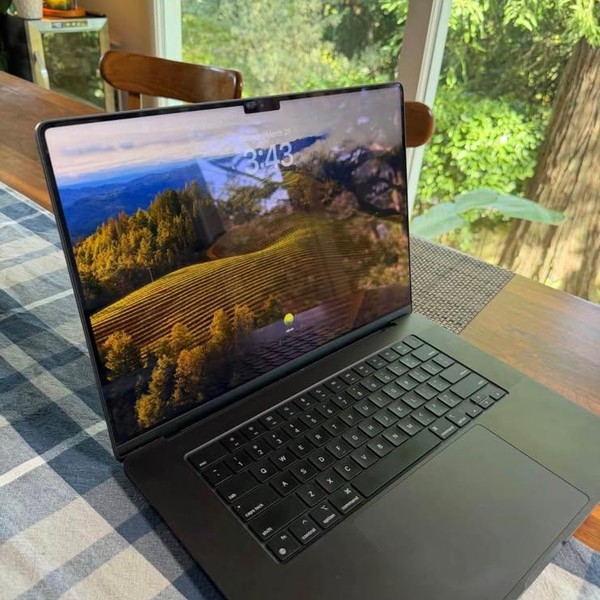 MacBook Pro Late 2023 (M3) - 16 inch - 1 TB, Black, 64 GB, Apple M3 Max 16-core, 40-core GPU