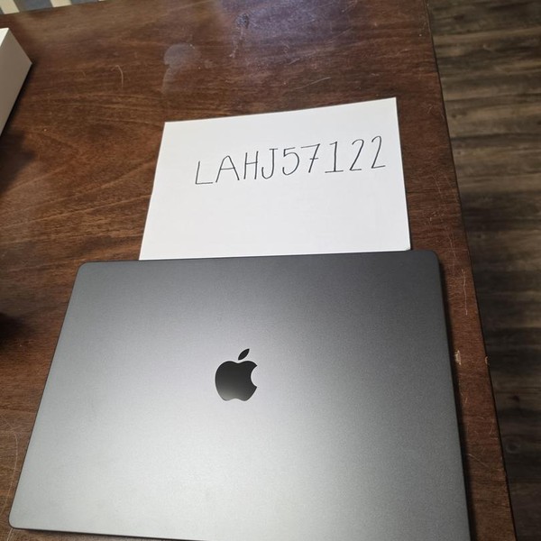 MacBook Pro 2026 - 16 inch (M5) - 2 TB, Space Black, 64 GB, Apple M5 Max 18-core (40-core GPU), Standard Display