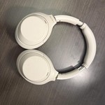 Used Sony WH-1000XM4 - Silver