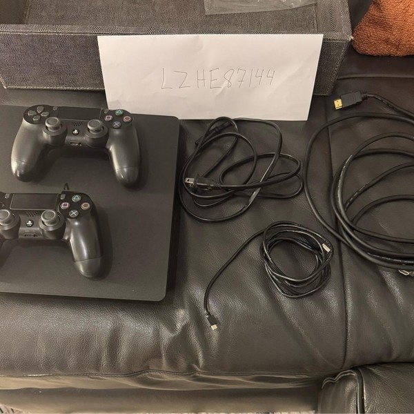 PlayStation 4 Slim - 500 GB, Black