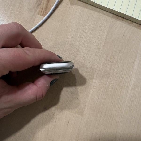 Apple Watch SE 2nd Gen 40mm - Verizon, Starlight, A2726 - Cellular, Aluminum