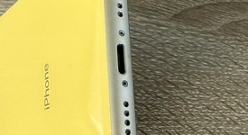 Fair
													Apple iPhone Xr - Unlocked, Yellow, 128 GB, A1984, photo 3 of 9