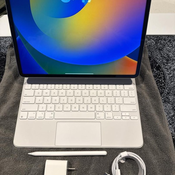 Apple iPad Pro 12.9 inch 5th Gen 2021 - Unlocked, 1 TB, Silver