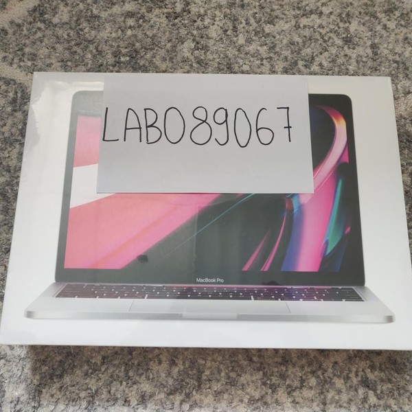 MacBook Pro 2022 - 13 inch - 512 GB, Silver, 8 GB, Apple M2