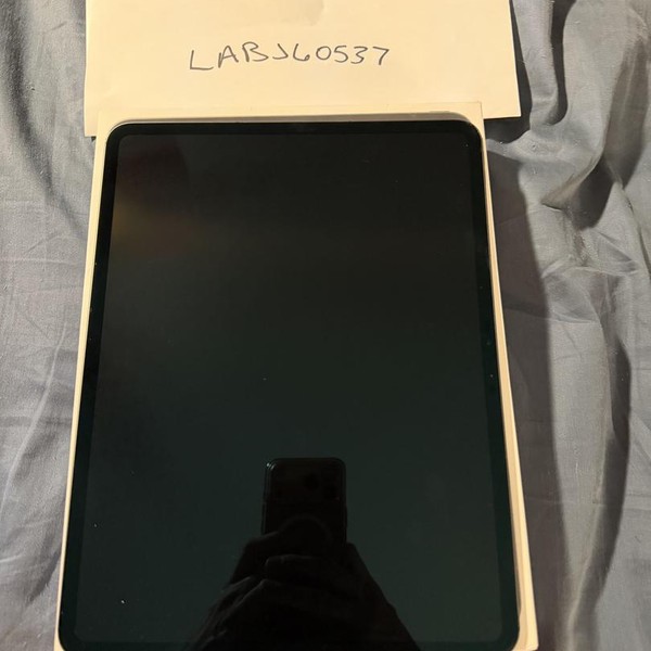 Apple iPad Pro 13 inch (M4) 2024 - Unlocked, 256 GB, Black, 8 GB, A2926, Standard Glass