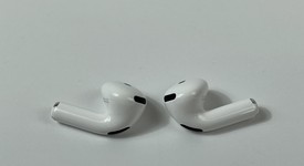Used
													Apple AirPods 4th Gen - Standard, photo 4 of 8