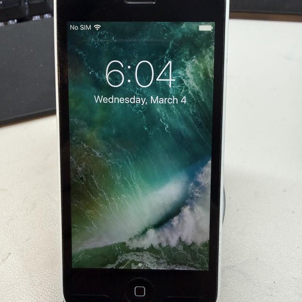 Apple iPhone 5C - Unlocked, 8 GB, White, A1532