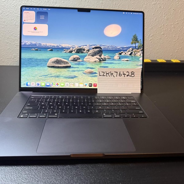 MacBook Pro Late 2023 (M3) - 16 inch - 512 GB, Black, 18 GB, Apple M3 Pro 12-core, 18-core GPU