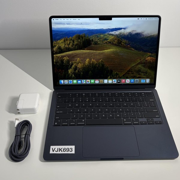MacBook Air 2022 (M2) - 13 inch - 512 GB, Midnight, 8 GB, Apple M2