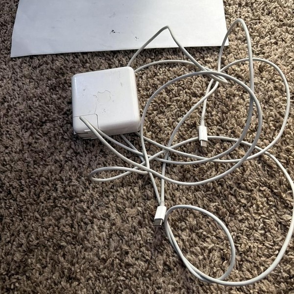 MacBook Pro 2022 - 13 inch - 256 GB, Silver, 8 GB, Apple M2