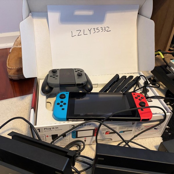 Nintendo Switch - 32 GB, Red & Blue