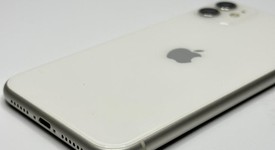 Good
													Apple iPhone 11 - Unlocked, White, 64 GB, A2111, photo 5 of 7