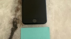 Good
													Apple iPhone SE 3rd Gen 2022 - Unlocked, Midnight, 64 GB, A2595, photo 2 of 4