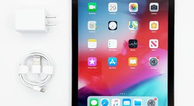 Mint
													Apple iPad Air - Unlocked, Gray, 64 GB, photo 1 of 1