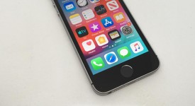 Good
													Apple iPhone SE 1st Gen 2016 - TracFone, Grey, 32 GB, A1662, photo 1 of 11