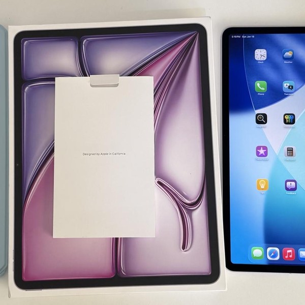 Apple iPad Air 13 inch (M3) 2025 - Unlocked, 128 GB, Gray