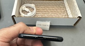 Mint
													Apple iPhone SE 3rd Gen 2022 - Unlocked, Midnight, 64 GB, A2595, photo 4 of 6