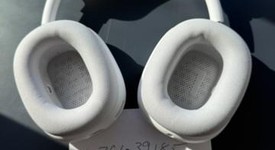 Used
													Apple AirPods Max - Silver, photo 1 of 3