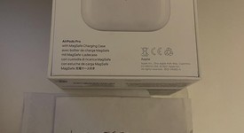 Used
													Apple AirPods Pro 1st Gen - MagSafe Case, photo 3 of 4