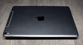 Good
													Apple iPad Pro 10.5" - Unlocked, Gold, 256 GB, photo 5 of 9