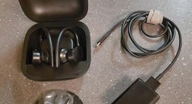 Used
													Beats Powerbeats Pro - Black, photo 4 of 6