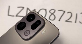 Mint
													Oppo Find X9 Pro - Unlocked Non-US, Titanium Charcoal, 512 GB, 16 GB, photo 3 of 10