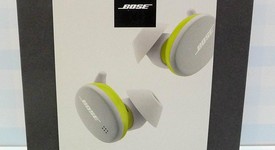 New
													Bose Sports Earbuds - White, photo 1 of 4