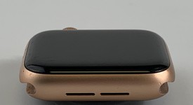 Fair
													Apple Watch Series 4 40mm - Unlocked, Gold, A1975 - Cellular, Aluminum, photo 5 of 7