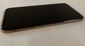 Mint
													Apple iPhone Xs Max - AT&T, Gold, 256 GB, A1921, photo 4 of 20