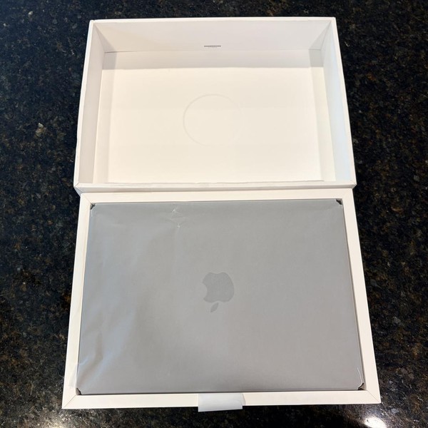 MacBook Pro Late 2023 (M3) - 14 inch - 512 GB, Black, 18 GB, Apple M3 Pro 11-core, 14-core GPU