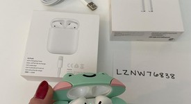 Used
													Apple AirPods 2nd Gen - Lightning Case, photo 2 of 4