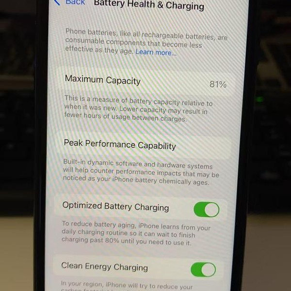 Apple iPhone SE 2nd Gen 2020 - Unlocked, 128 GB, Black, A2275