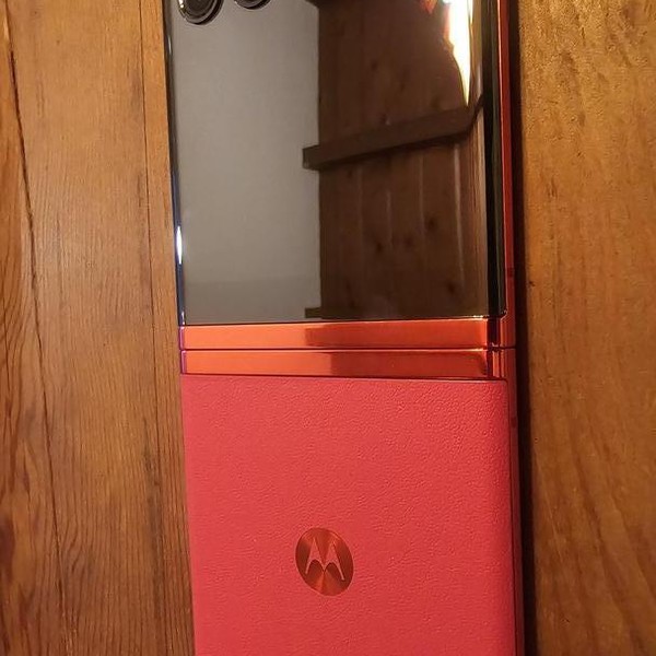 Motorola Razr Plus (2023) - T-Mobile, 256 GB, Magenta, 8 GB