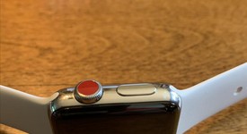 Good
													Apple Watch Series 3 38mm - Unlocked, Silver, A1860, Stainless, photo 3 of 7