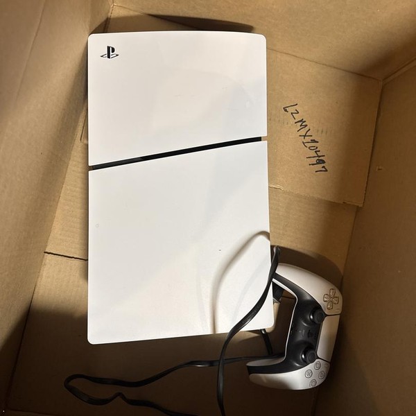 PlayStation 5 Slim Standard Edition (2023) - White, 1 TB
