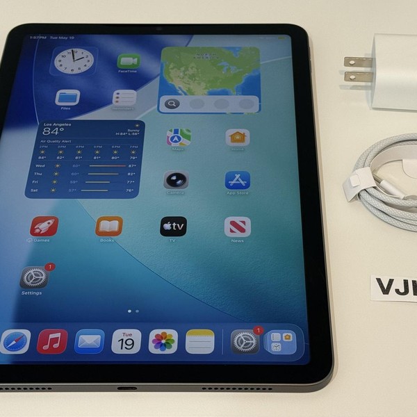 Apple iPad Air (5th Gen) - Wi-Fi, 64 GB, Gray, A2588